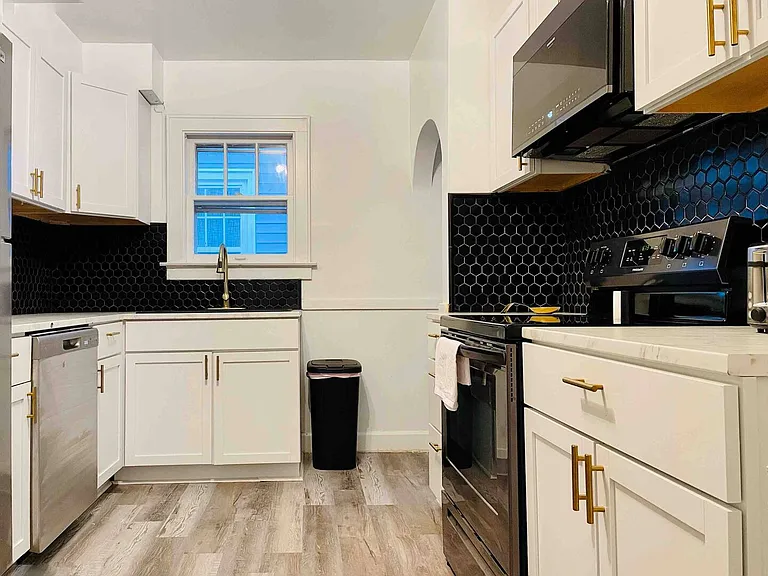 627 Bennighof Ave #B — Photo 16