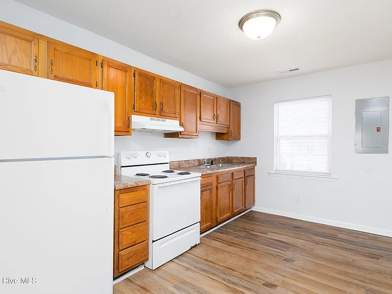 2322 Indian Dr #B7 — Photo 4