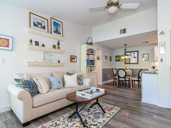 4th image of 36 Walden Dr APT 19