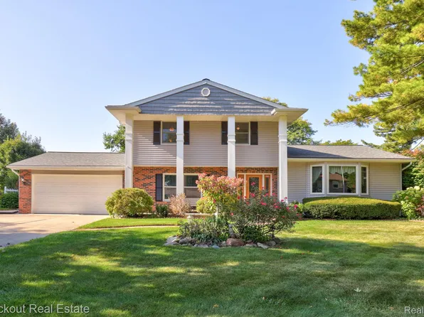 2353 Belle Meade Dr, Davison, MI 48423