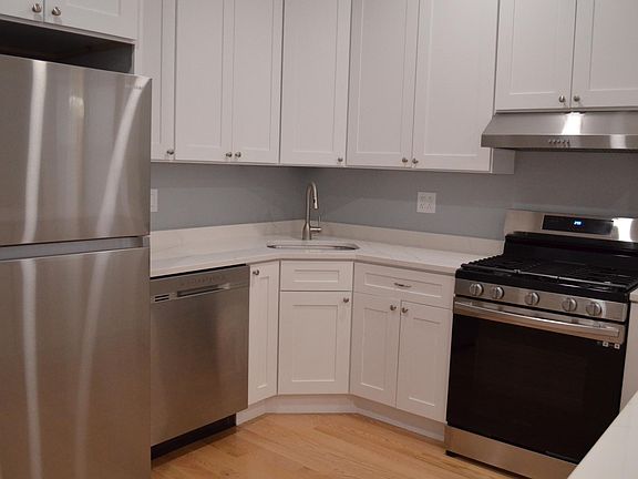 2nd image of 2011 N Sawyer Ave #1