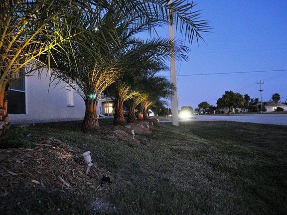 4th image of 4732 SW 24th Ave