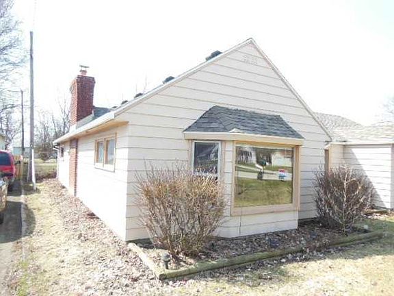 2nd image of 1447 Vine St