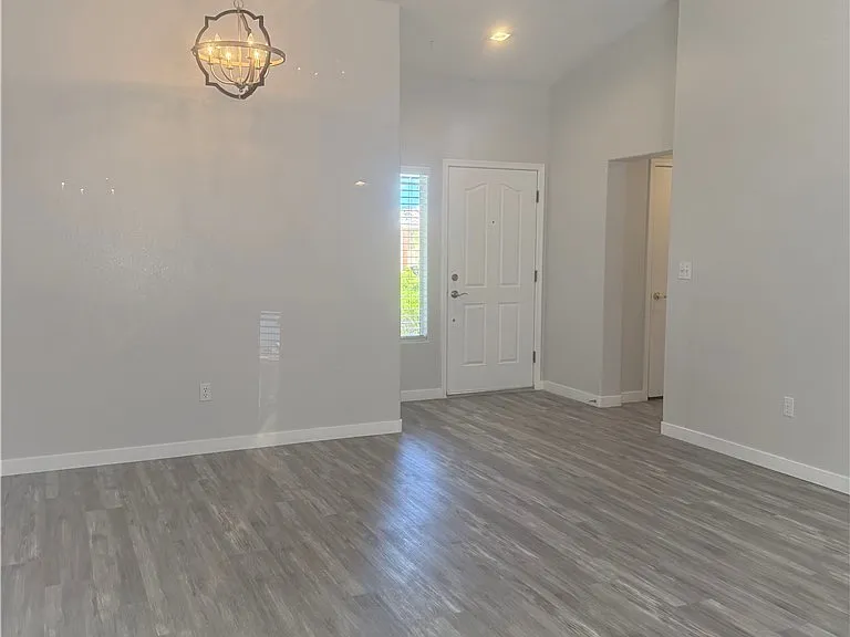 9909 Bundella Dr — Photo 19