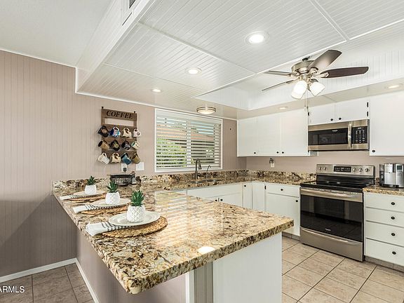 3rd image of 25816 S JARDIN Drive