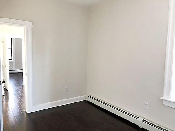 Bedroom 3 pass-thru (11x8)