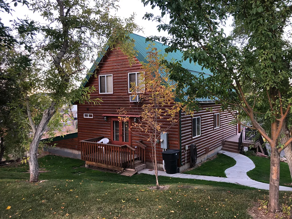 2 bed, 1400 sqft, $1,200 — Photo 2