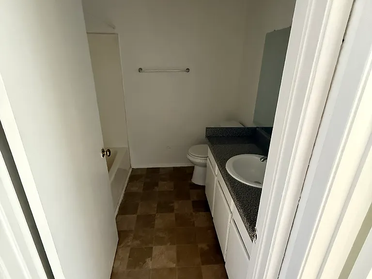 11312 Morrison St #11 — Photo 3