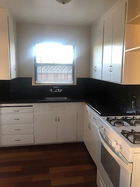 1st image of 578 Leigh Ave