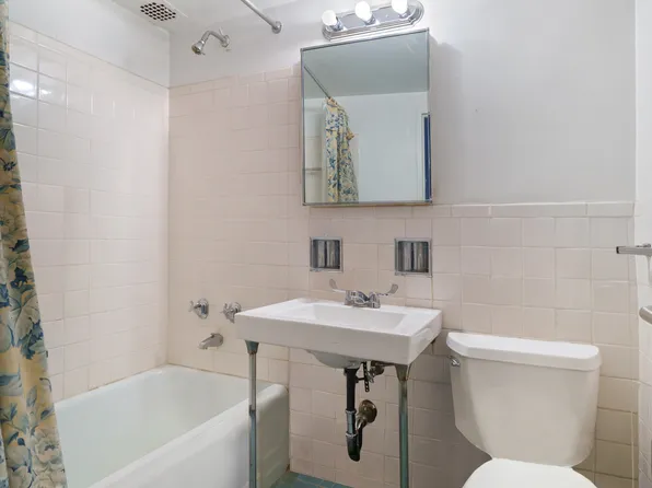 525 East 86th Street image 8 of 8