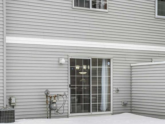 3rd image of 3647 Willow Ln