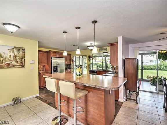 4th image of 1440 Covington Cir W
