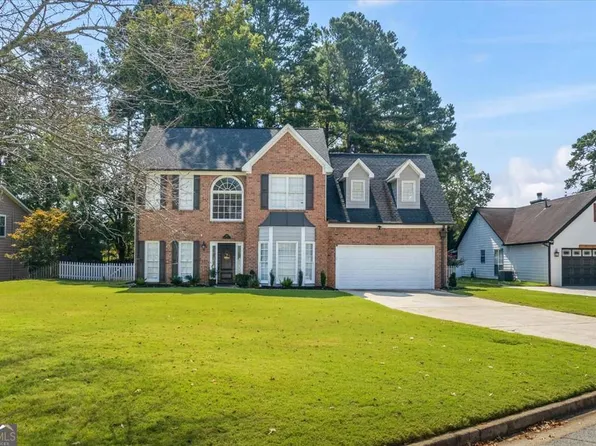 902 Heartwood Cir, Lawrenceville, GA 30043