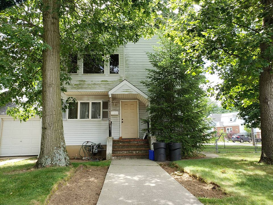 1st image of 104 Fenimore St