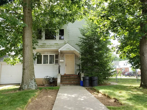 104 Fenimore St, Lynbrook, NY 11563