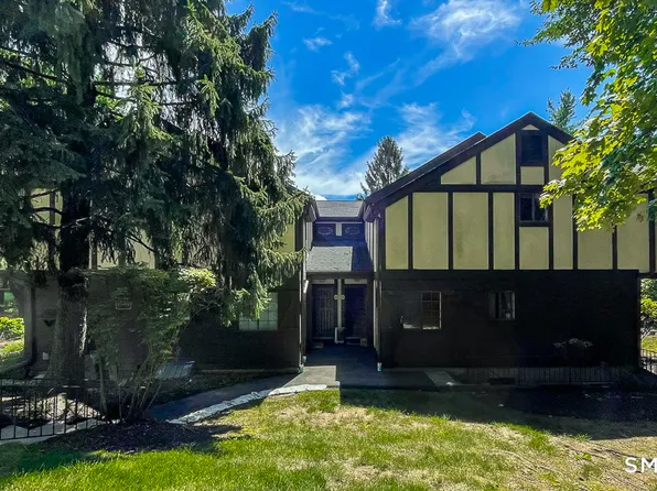5 Falmouth Court #5, Brookfield, CT 06804