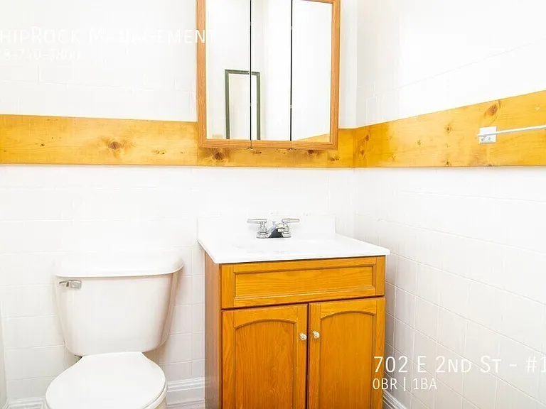 702 E 2nd St #17 — Photo 7