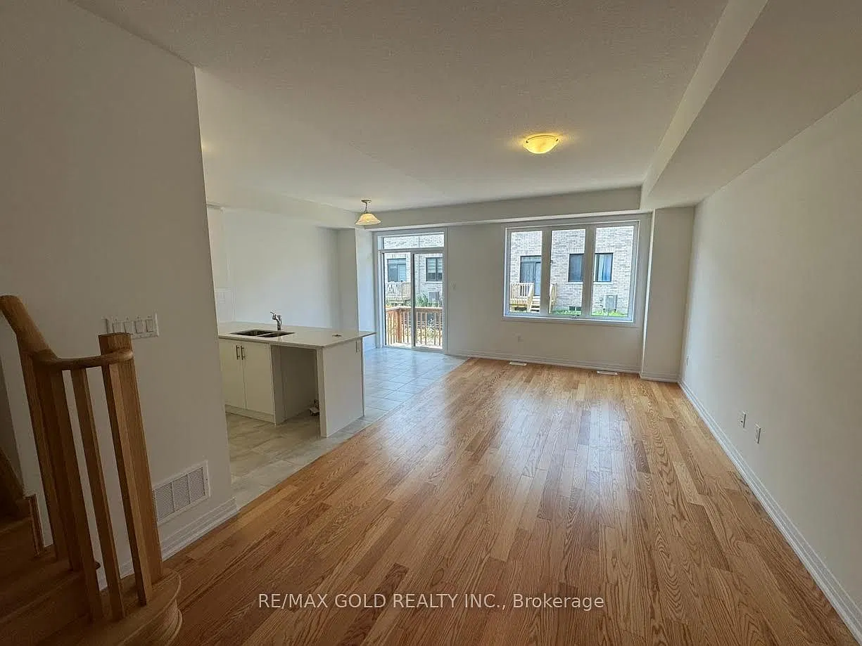 3 bed, $2,600 — Photo 2