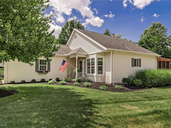 383 Woodside Dr, Northfield, OH 44067