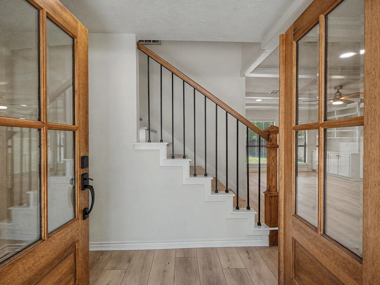 4 bed, 2.5 bath, 2253 sqft, $3,000 — Photo 4