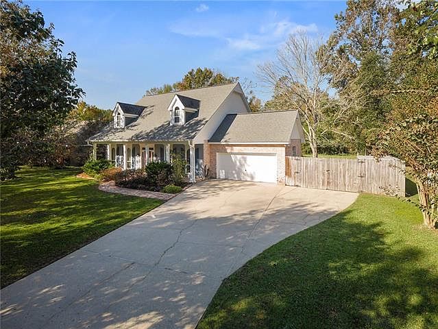 1st image of 128 Blue Heron Dr