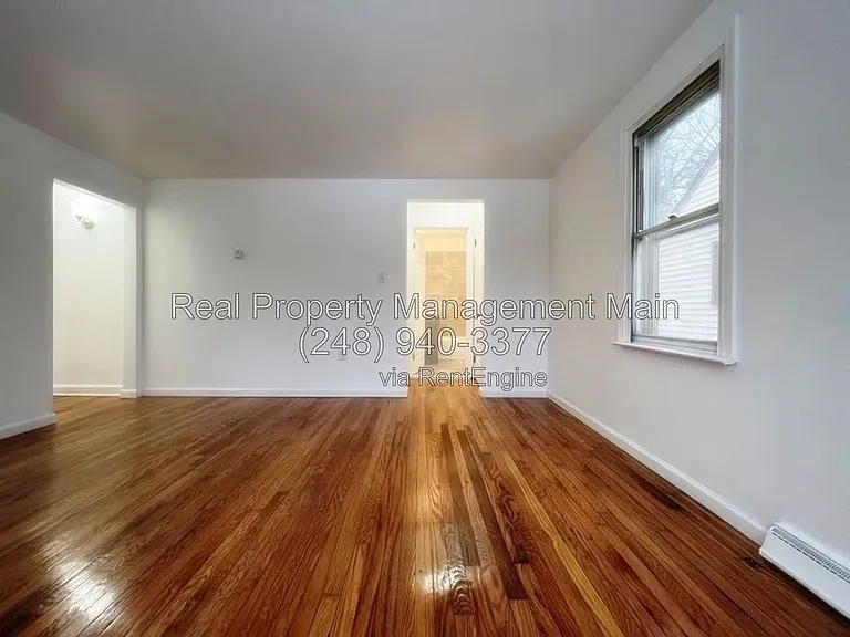25895 Currier St — Photo 4