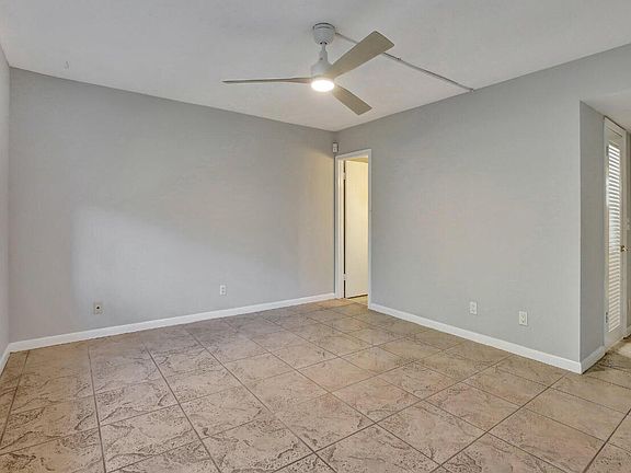 5th image of 4025 N Federal Highway #212a
