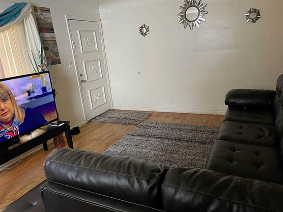 4th image of 2314 Santa Barbara Dr