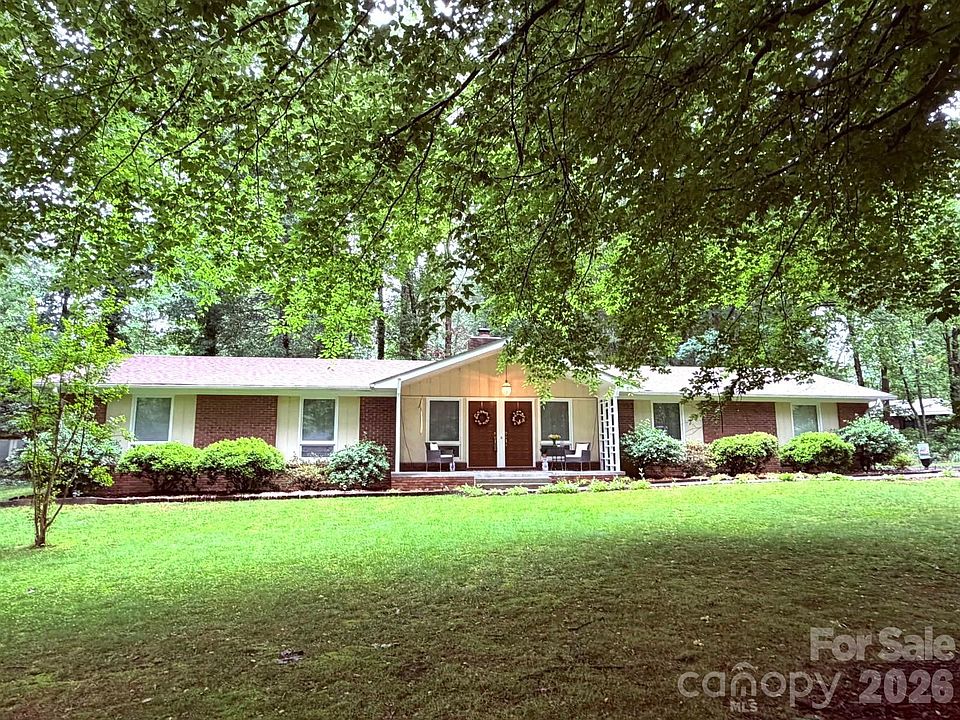 1st image of 106 E Laurel Ln