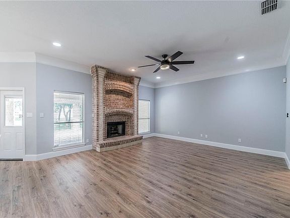 4th image of 3904 Timbercrest Dr W