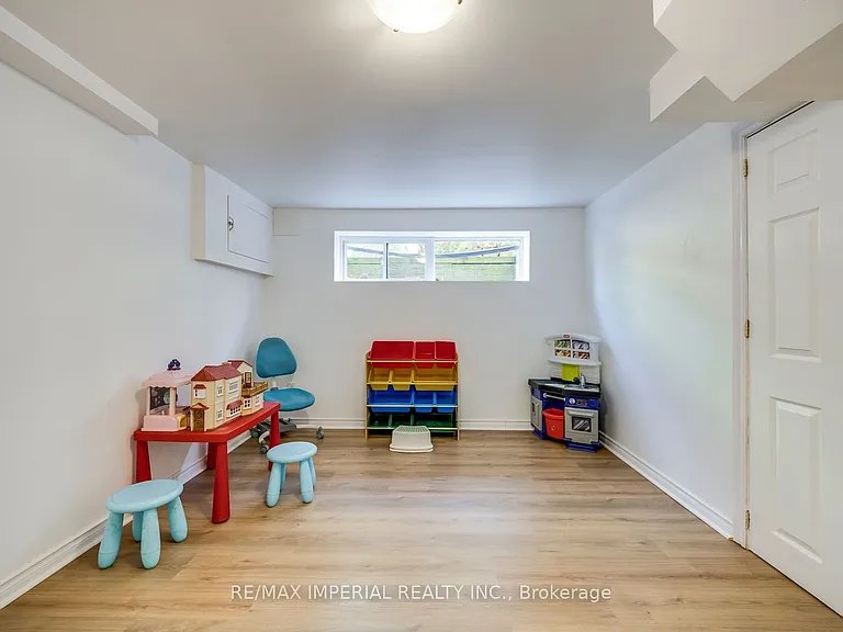 2048 Devon Rd — Photo 36