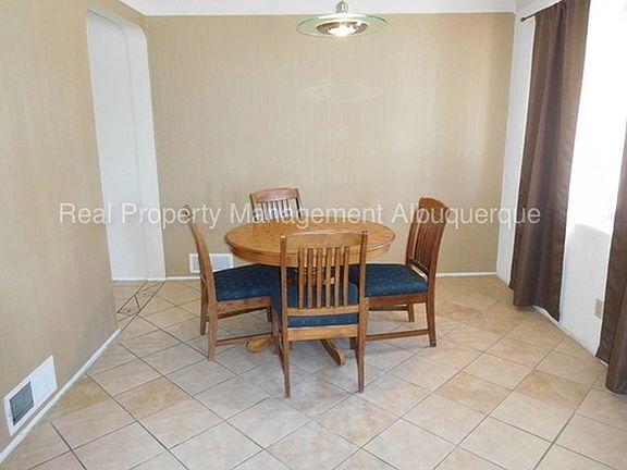 4th image of 808 Cardenas Dr NE #0