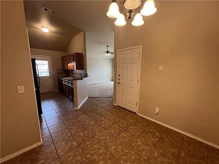 4205 Cambridge Dr #B — Photo 11