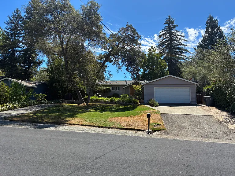 8375 Acorn Dr — Photo 6