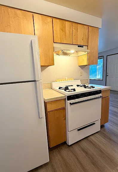 3709 NE 44th St #B — Photo 4