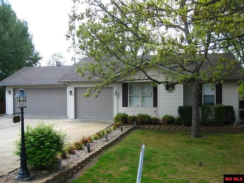 1st image of 412 Louann Dr