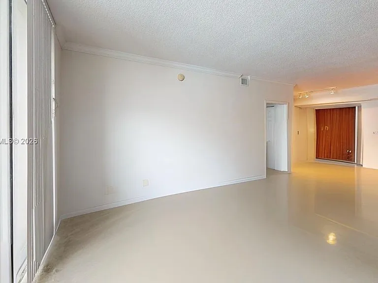 2000 N Bayshore Dr #1509 — Photo 3