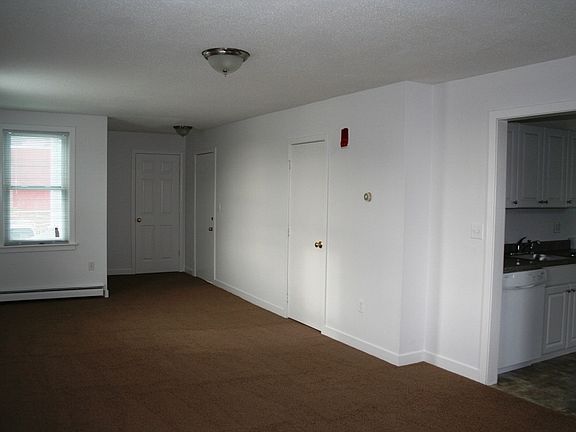 5th image of 1 Titcomb St APT 3