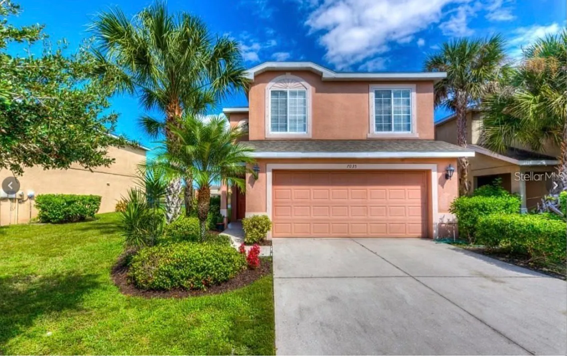 4 bed, 2.5 bath, 2195 sqft, $2,450 — Photo 1