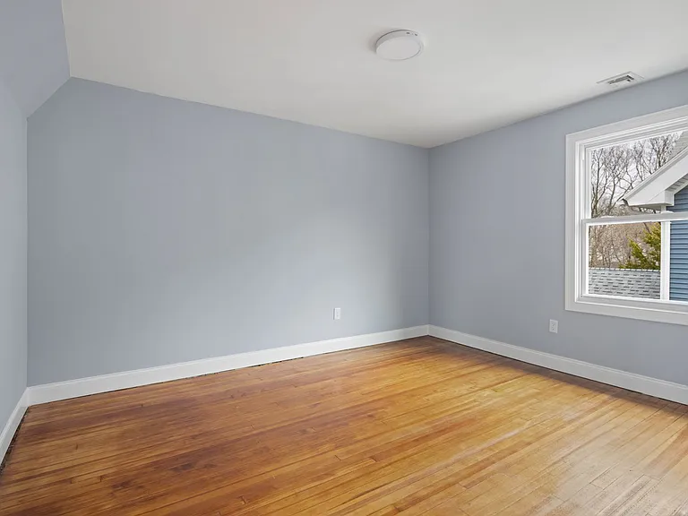 90 Nicoll St. — Photo 24