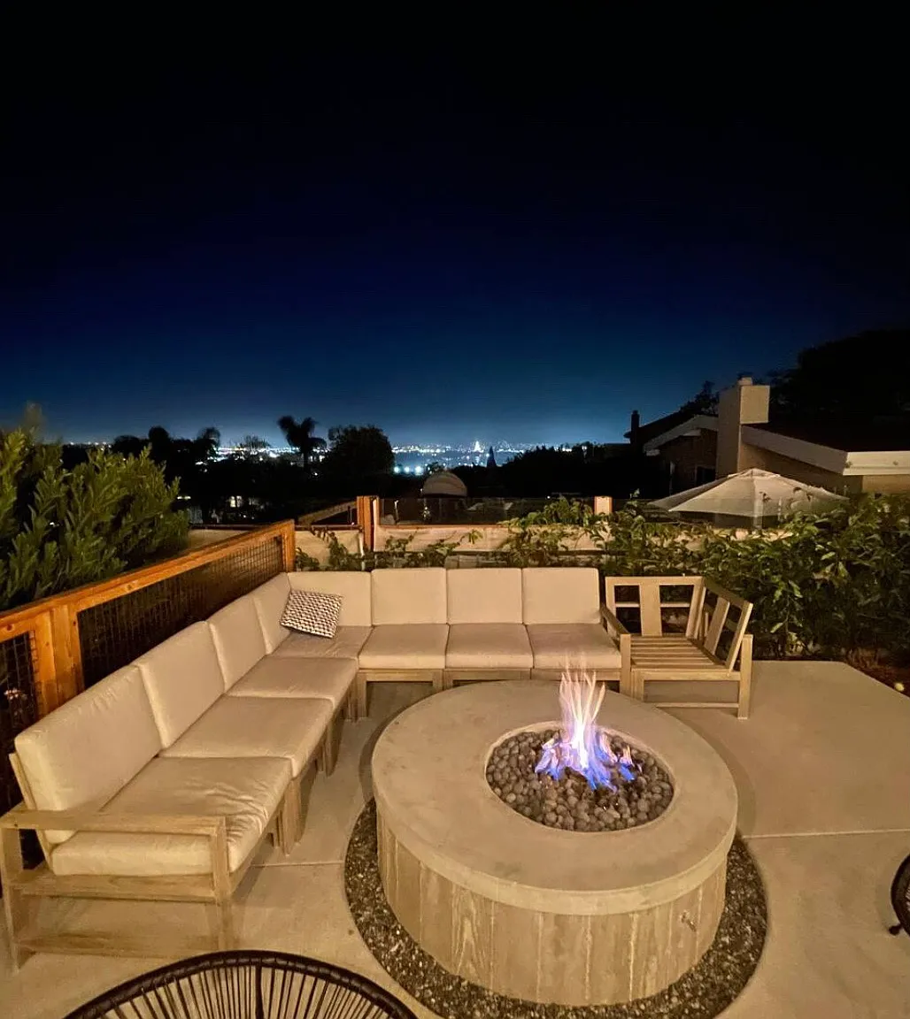 4 bed, 2200 sqft, $8,500 — Photo 2