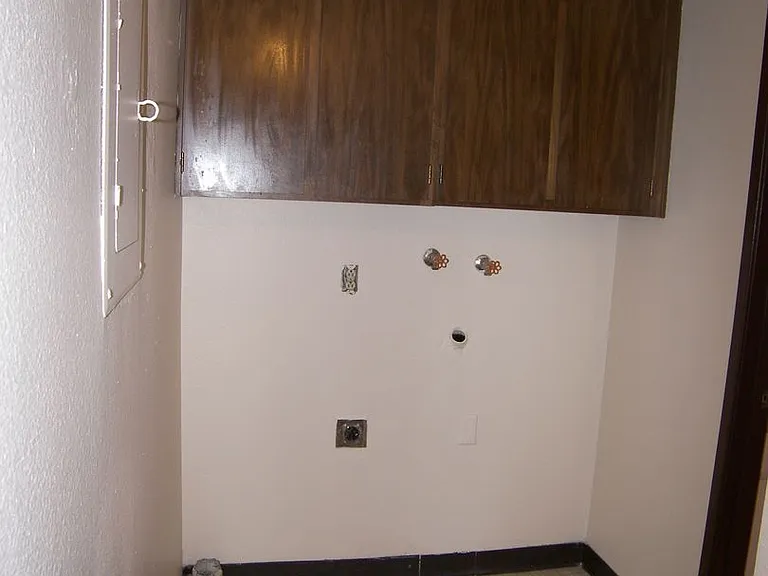 8775 SW Locust St #1-14 — Photo 8