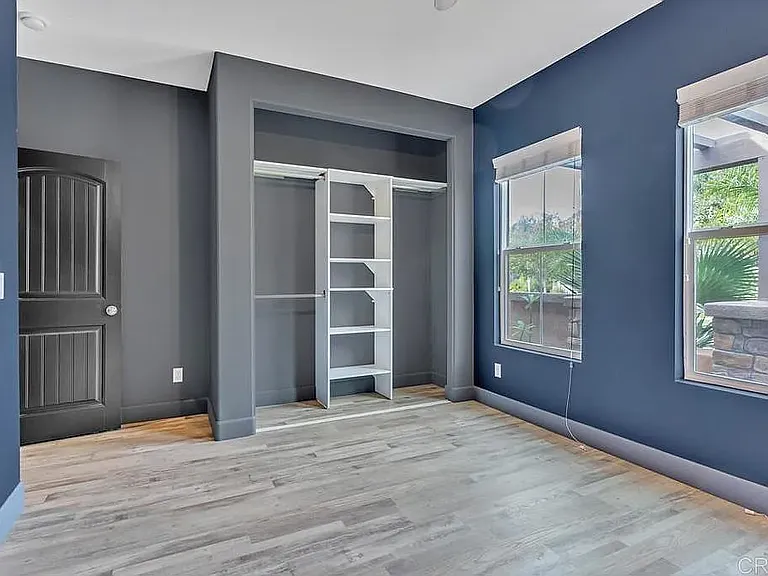 Bedroom near entrance
