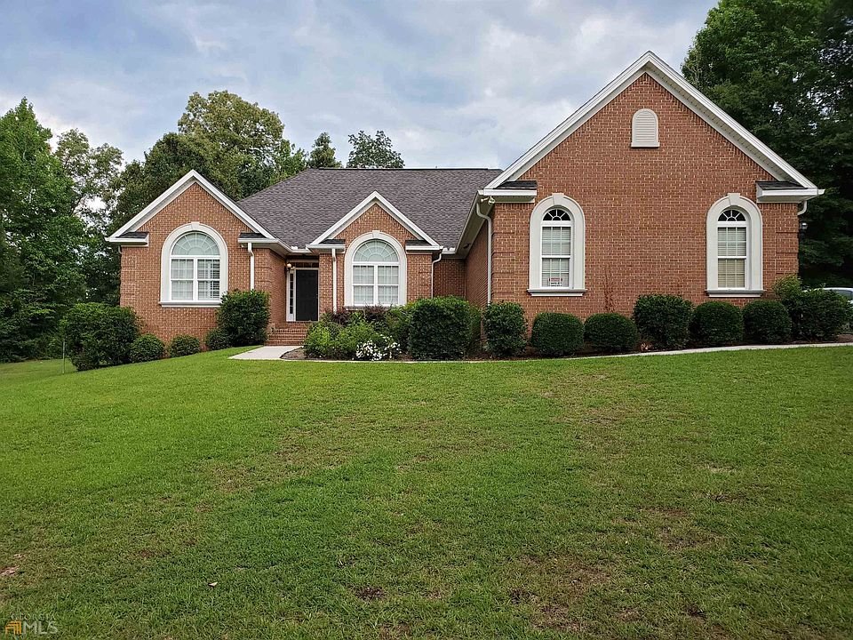 1st image of 104 Golden Oak Dr
