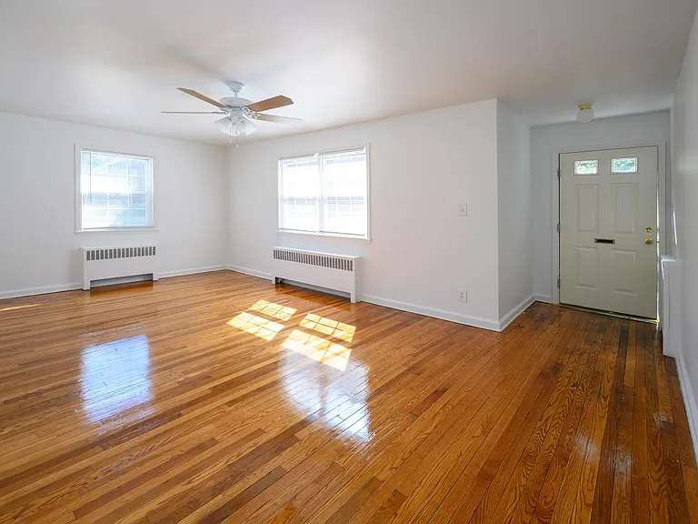 Oakmont Park Apartments — Photo 20