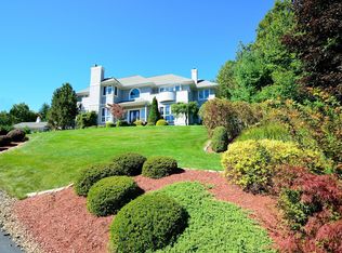 156 Balfour Dr, West Hartford, CT 06117