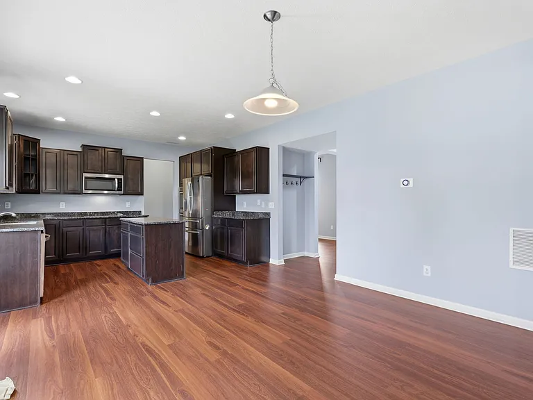 12250 Eddington Pl — Photo 7
