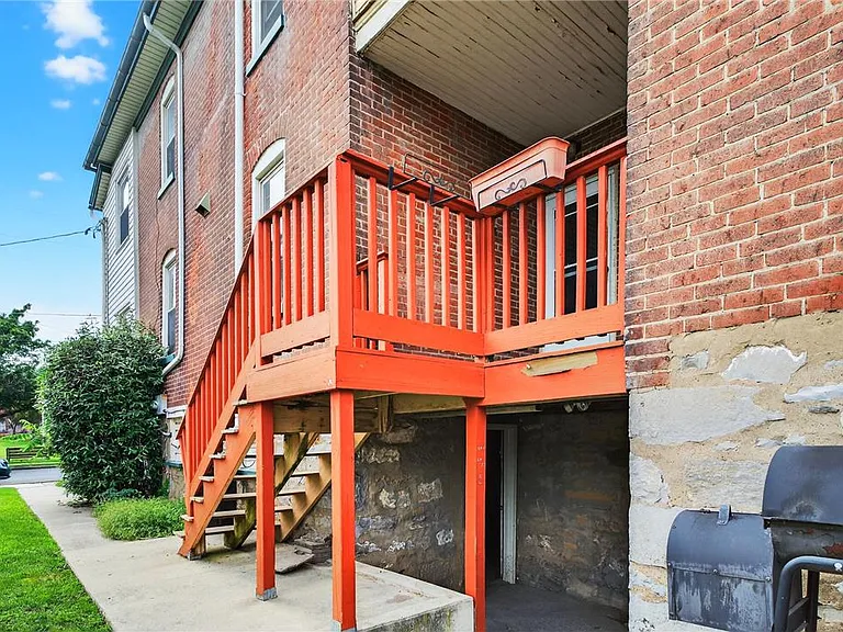 23 W Center St — Photo 38