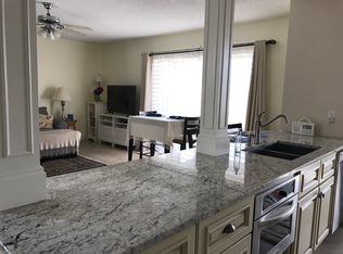 233 Rex Pl APT B, Madeira Beach, FL 33708