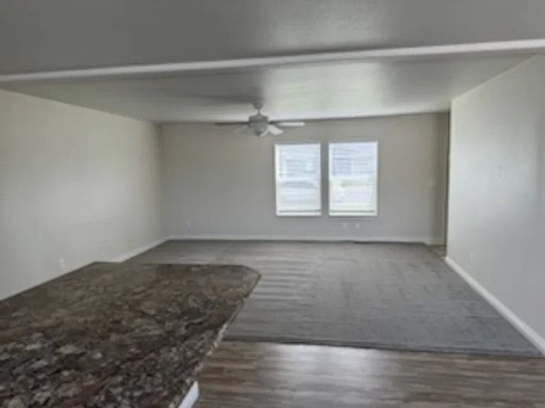 371 NE Marshall Loop — Photo 1